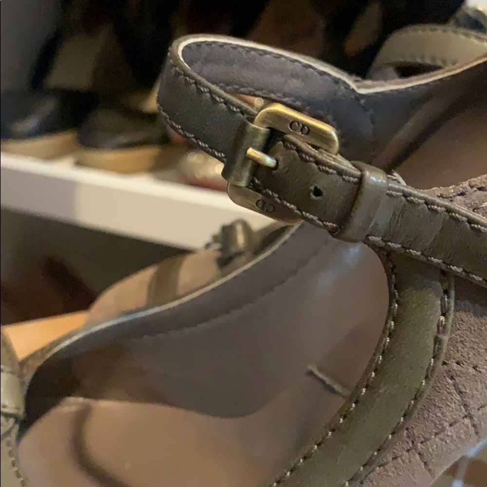 CHRISTIAN DIOR SUEDE CANNAGE PUMPS - Picture 5 of 6